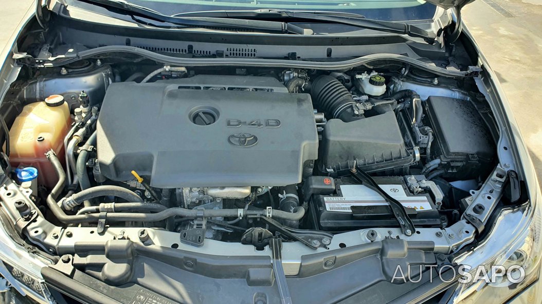 Toyota Auris 2.0 D-4D Sol de 2015