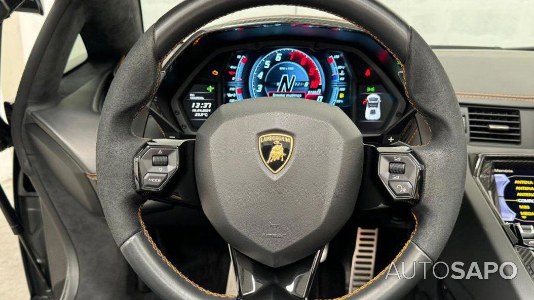 Lamborghini Aventador de 2021