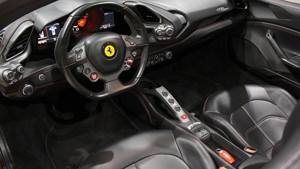 Ferrari 488 de 2016