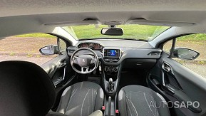 Peugeot 208 de 2015