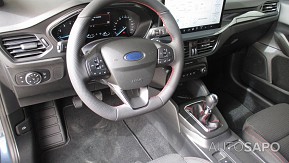 Ford Focus 1.0 EcoBoost MHEV ST-Line de 2024