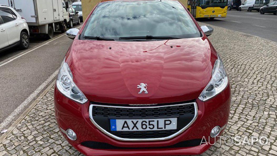 Peugeot 208 1.2 PureTech Life Signature de 2014