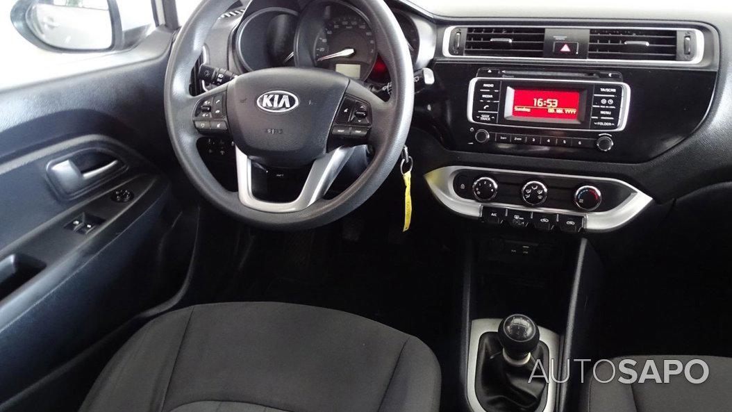 Kia Rio 1.2 CVVT LX de 2016