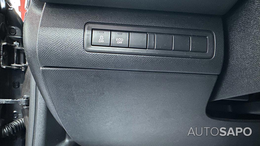 Peugeot 308 1.2 PureTech Allure Faróis Full LED de 2014