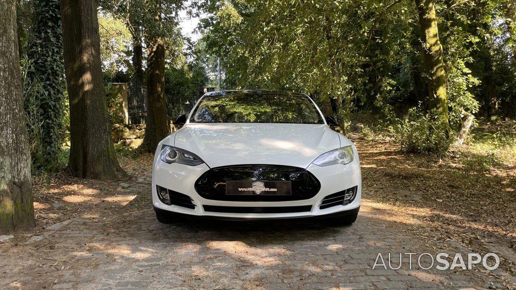 Tesla Model S 90D de 2016