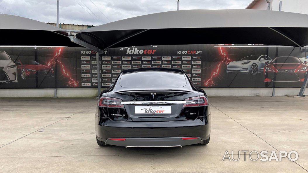 Tesla Model S 85D de 2016