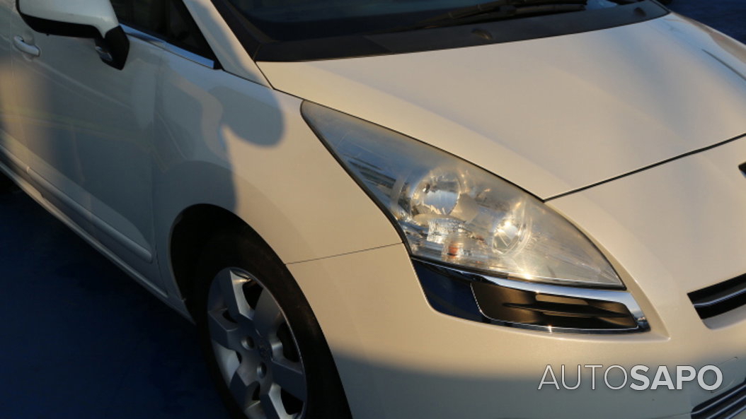 Peugeot 5008 1.6 e-HDi 7L Active 2-Tronic de 2013