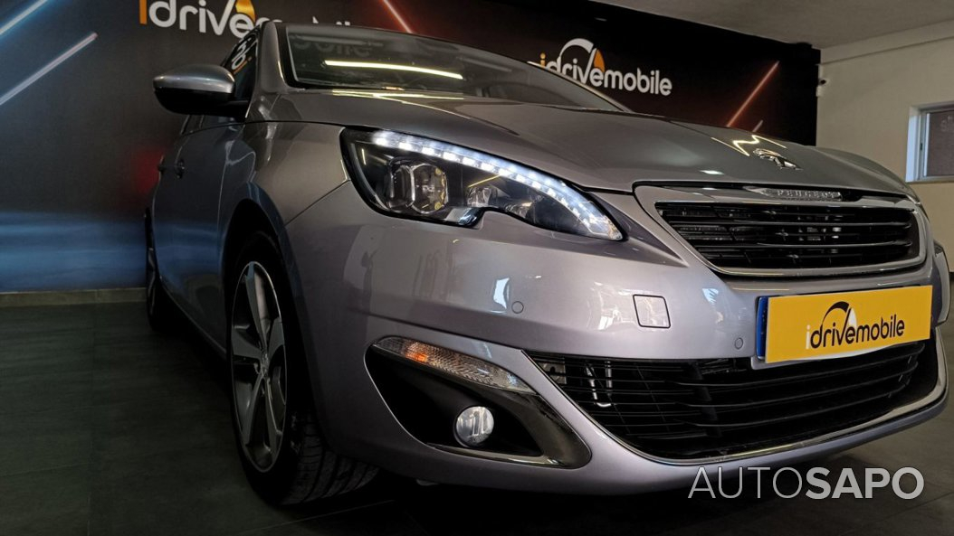 Peugeot 308 1.2 PureTech Allure J17 de 2014