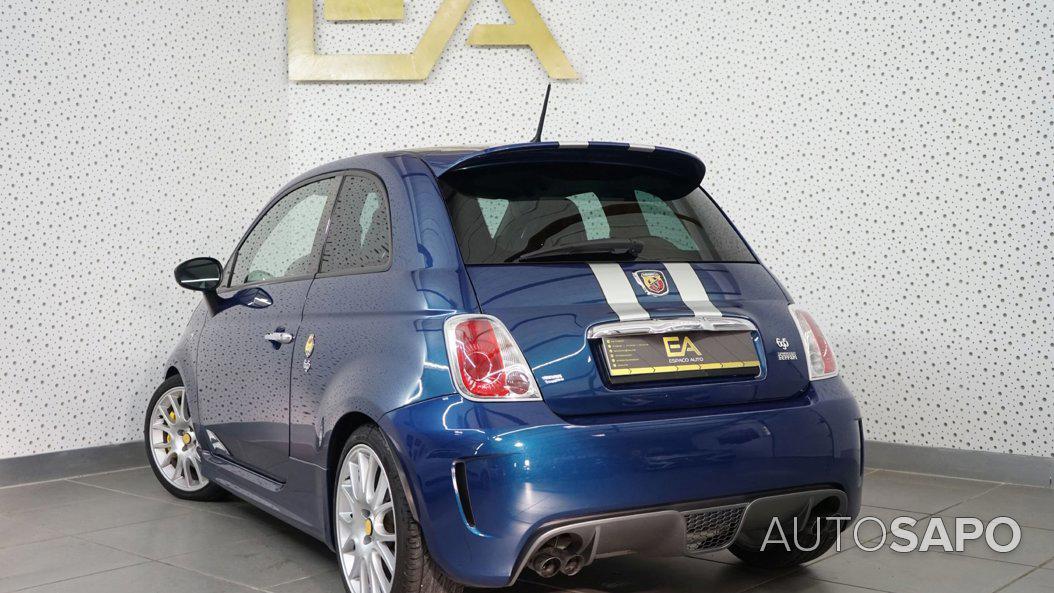 Abarth 695 de 2011