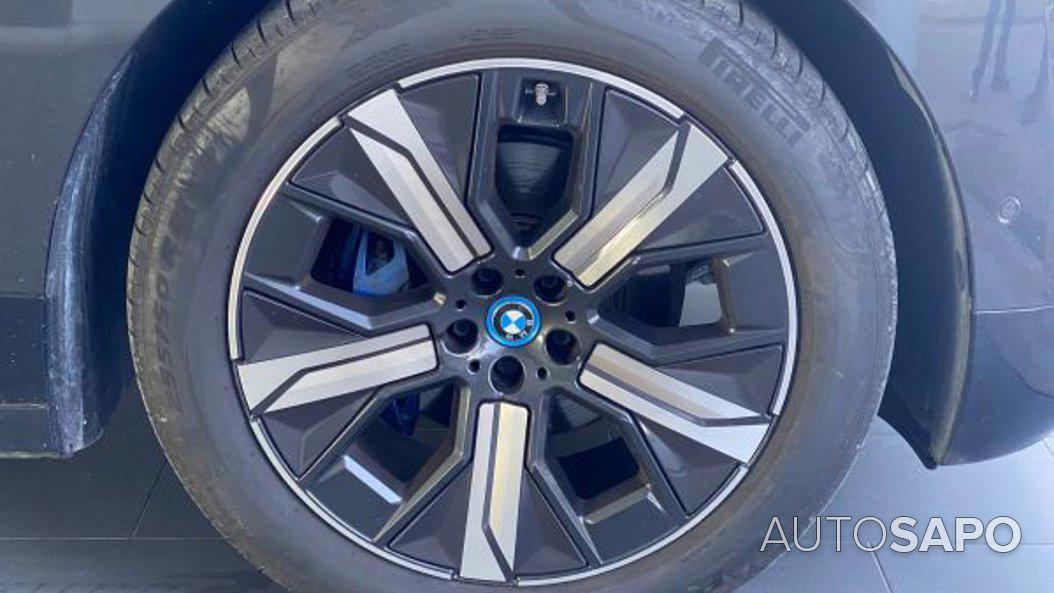 BMW iX xDrive 40 Pack Desportivo de 2023