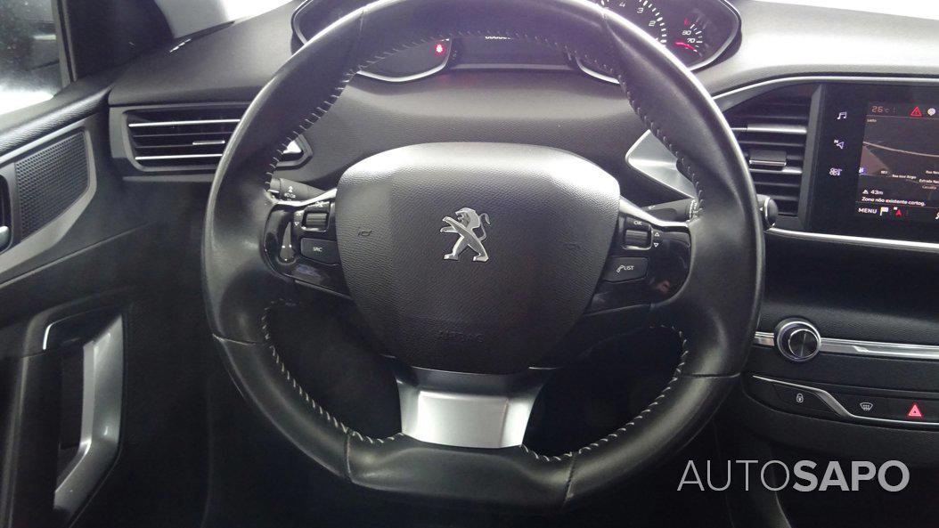 Peugeot 308 1.2 PureTech Style de 2020