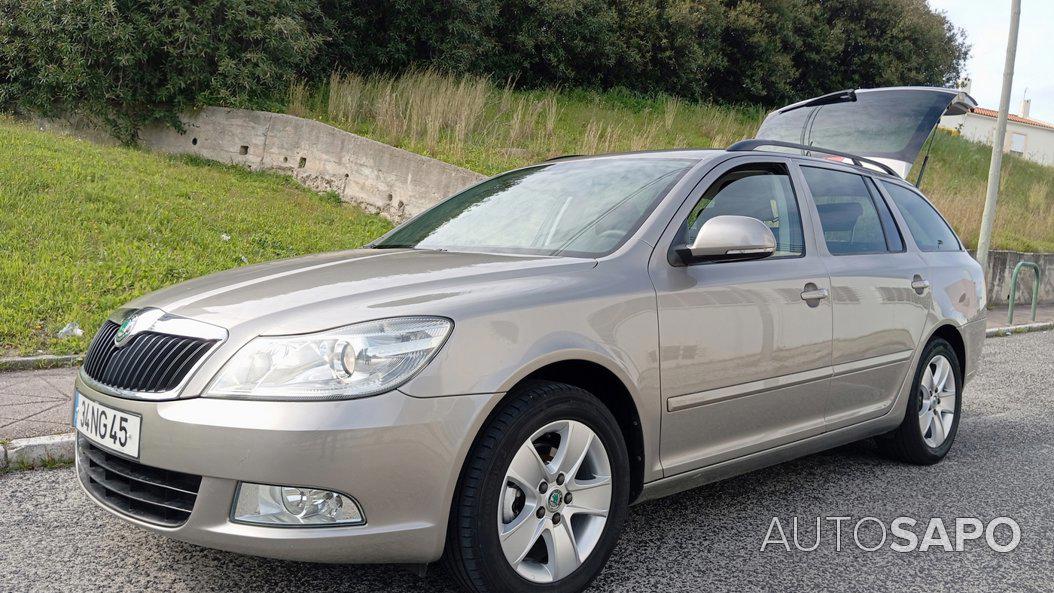 Skoda Octavia 1.6 TDi Ambiente DSG de 2012