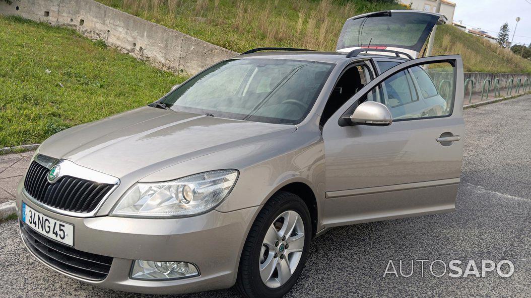 Skoda Octavia 1.6 TDi Ambiente DSG de 2012