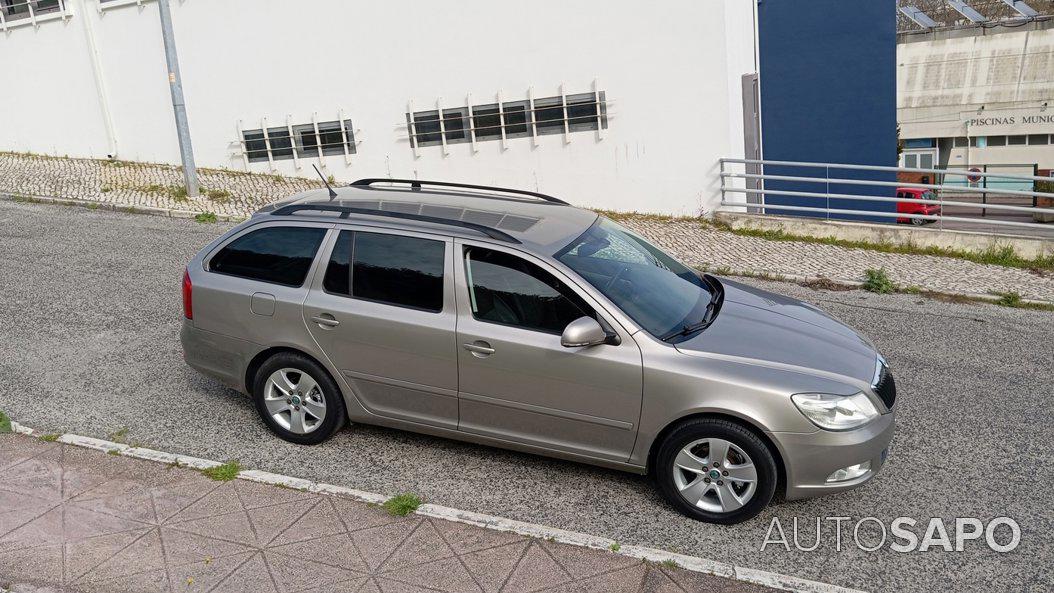 Skoda Octavia 1.6 TDi Ambiente DSG de 2012