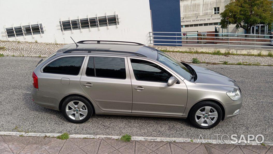 Skoda Octavia 1.6 TDi Ambiente DSG de 2012