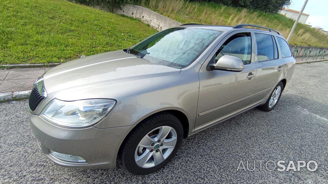 Skoda Octavia 1.6 TDi Ambiente DSG de 2012