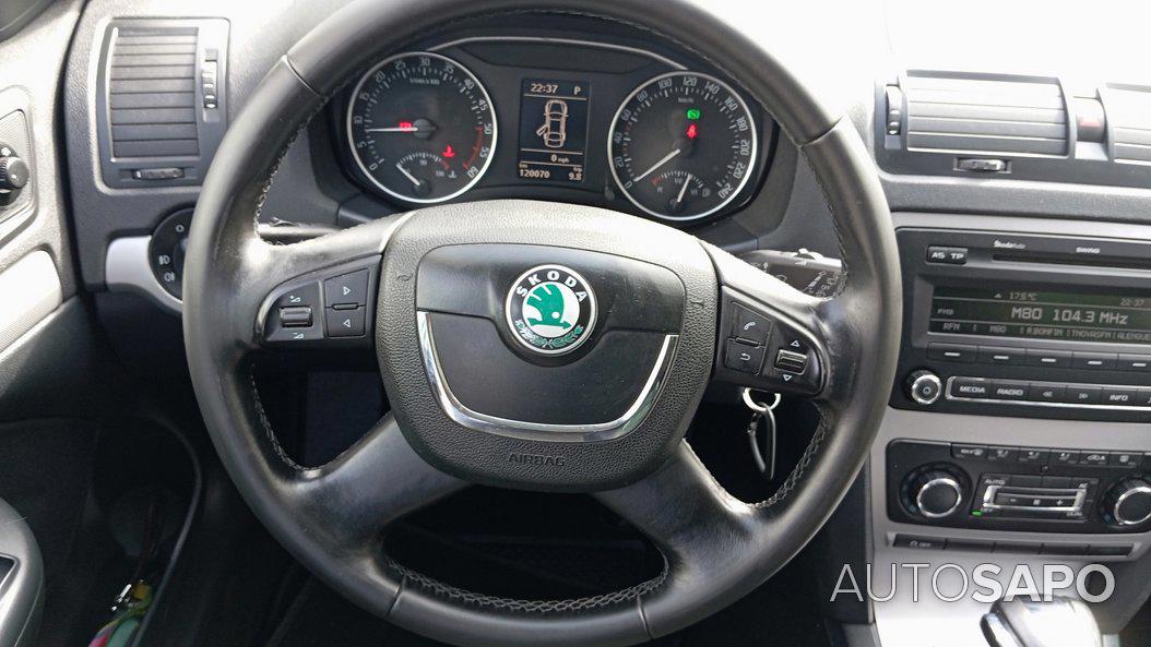 Skoda Octavia 1.6 TDi Ambiente DSG de 2012