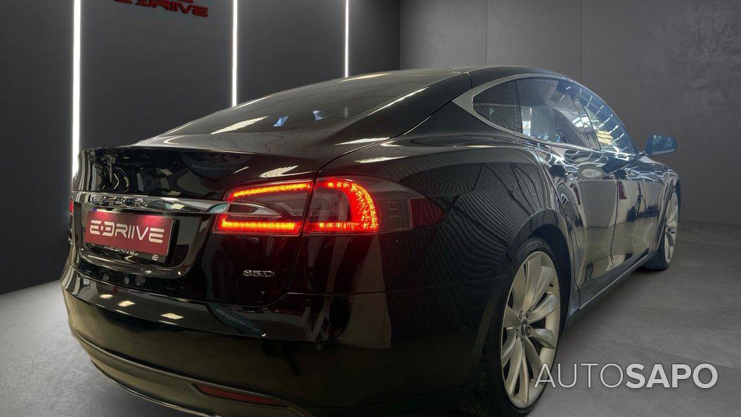 Tesla Model S 85D de 2016