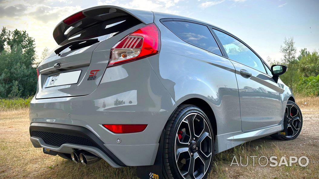 Ford Fiesta ST200 de 2016