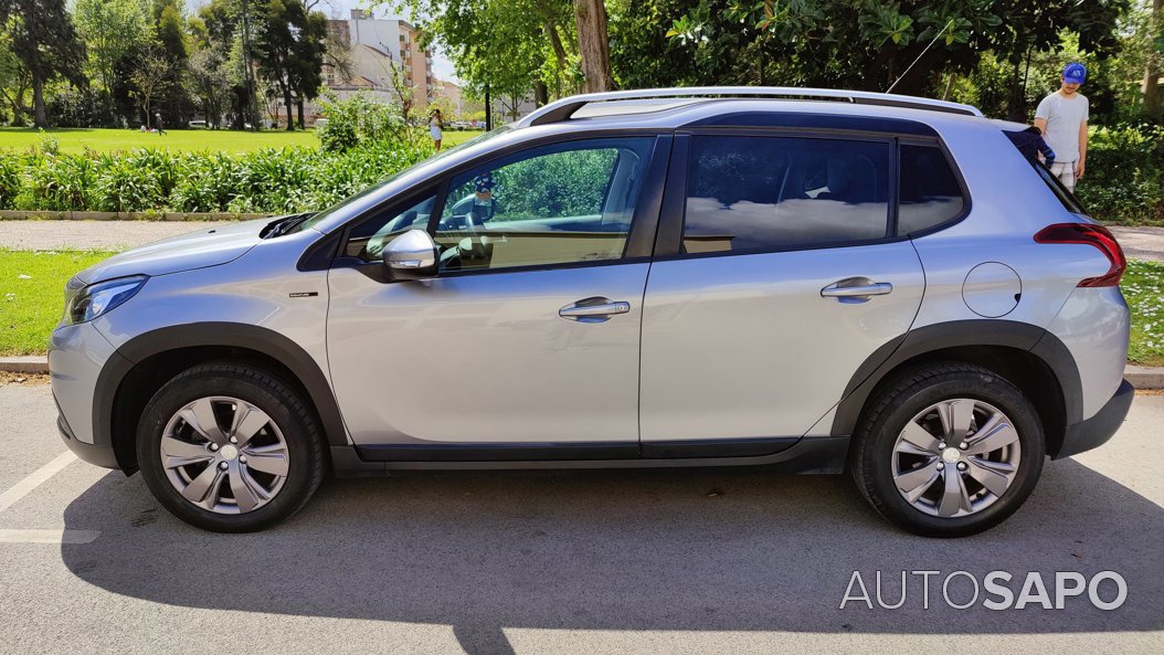 Peugeot 2008 1.2 PureTech Signature de 2019