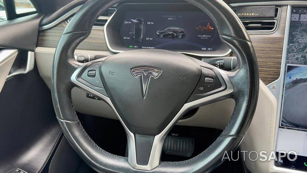 Tesla Model S 90D de 2016
