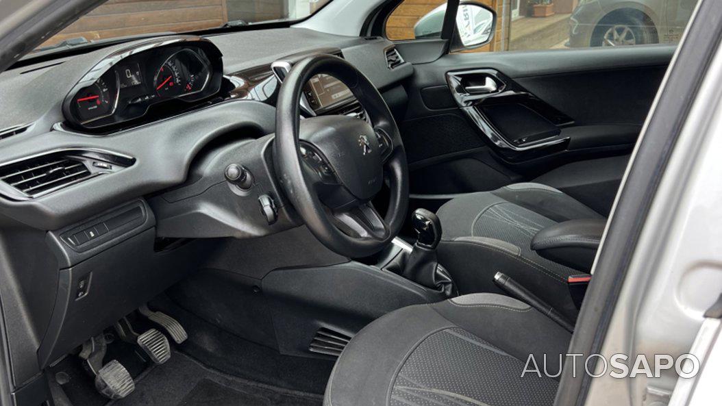 Peugeot 208 1.2 PureTech Active de 2012