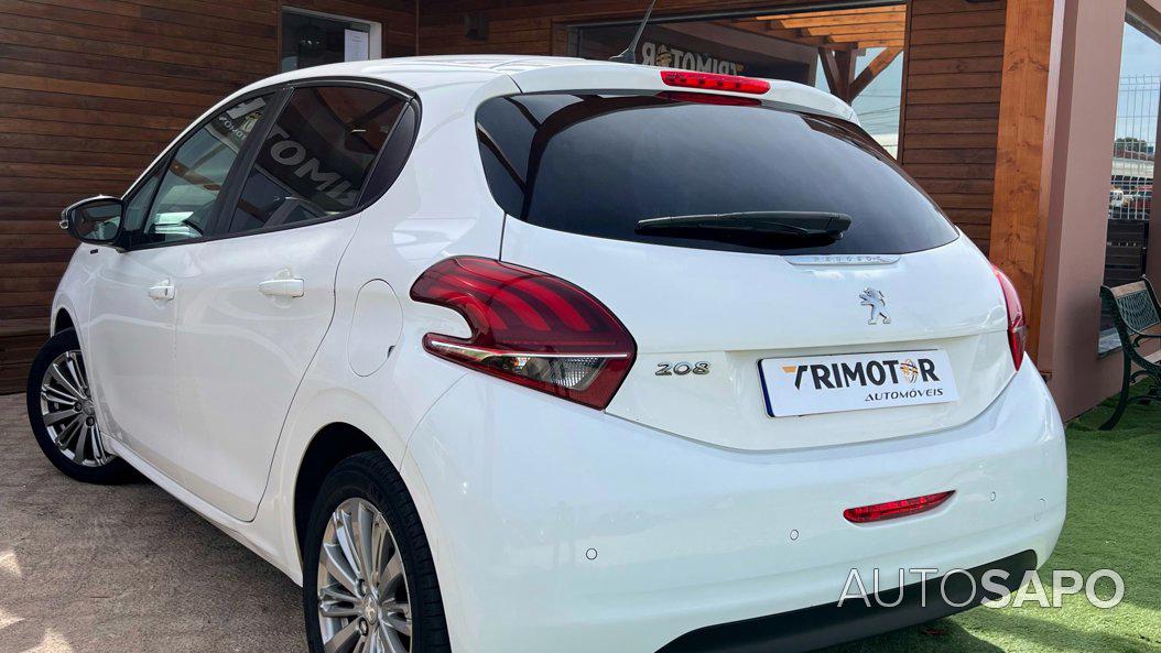 Peugeot 208 1.2 PureTech Life Signature de 2019