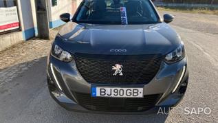 Peugeot 2008 1.2 PureTech Ative EAT8 Business Gris de 2020