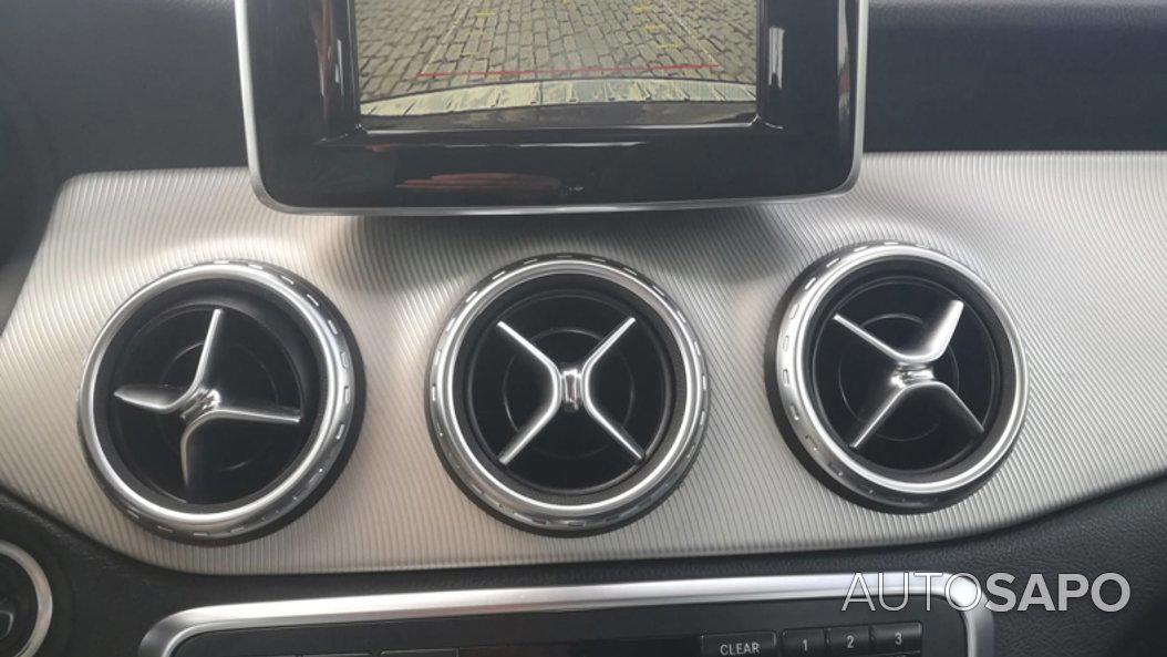 Mercedes-Benz Classe GLA 220 d Urban 4-Matic de 2015