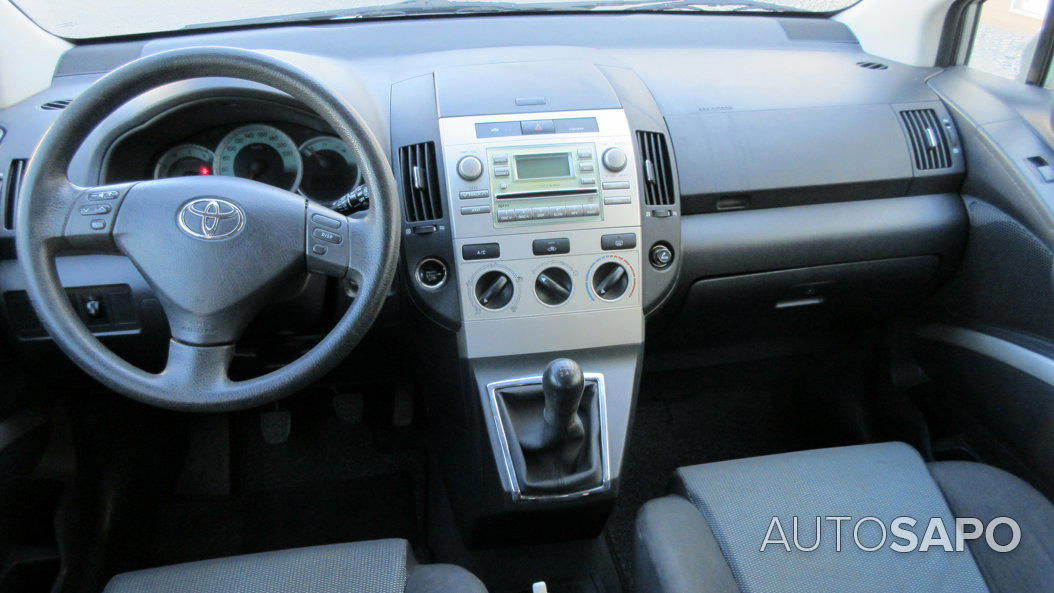 Toyota Verso 2.0 D-4D Comfort de 2004