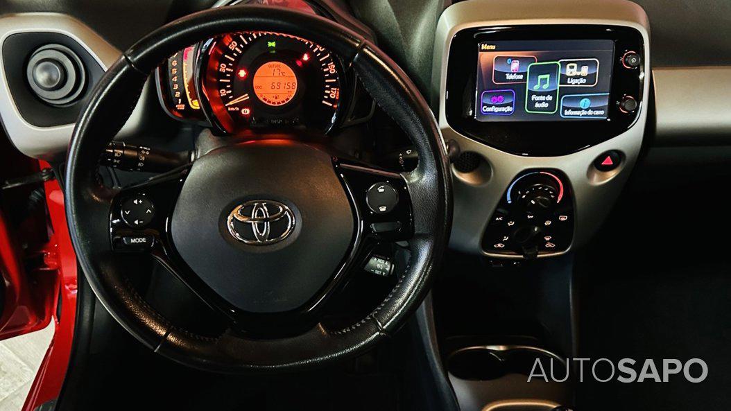 Toyota Aygo 1.0 X-Play Plus+X-Touch de 2018