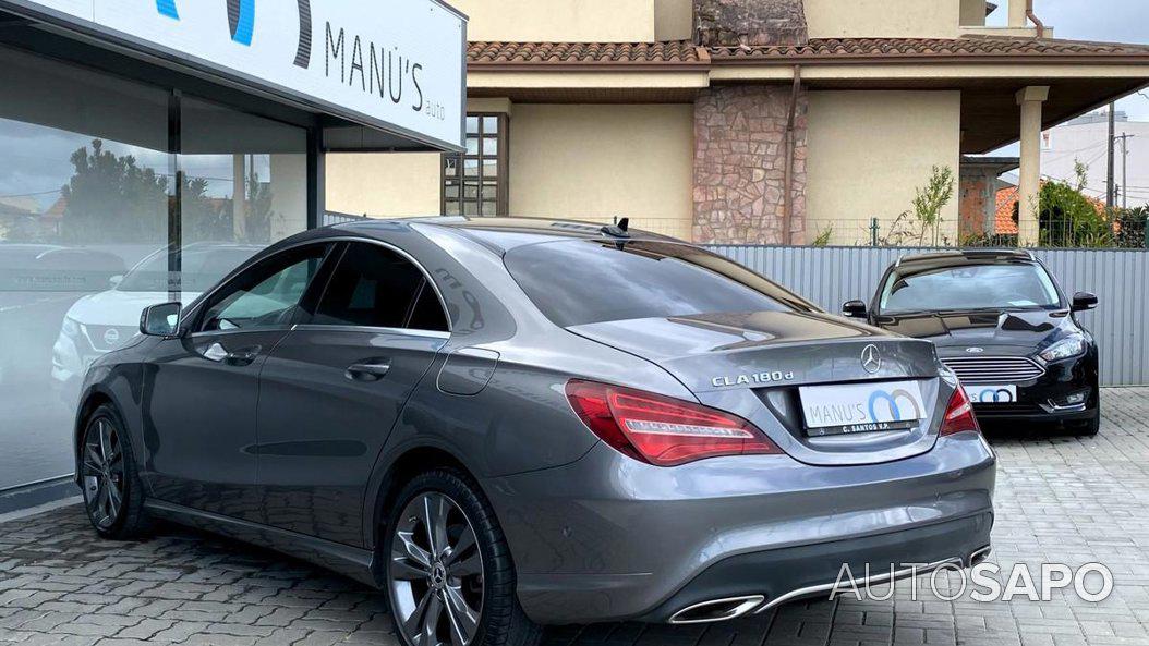 Mercedes-Benz Classe CLA 180 d Urban Aut. de 2017