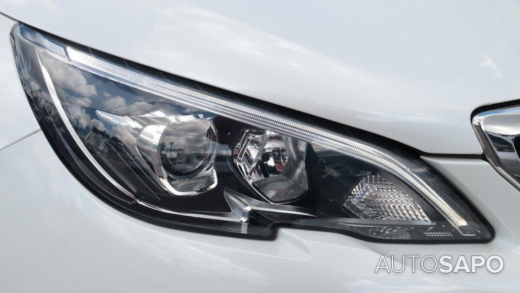 Peugeot 308 1.2 PureTech Allure Faróis Full LED de 2018