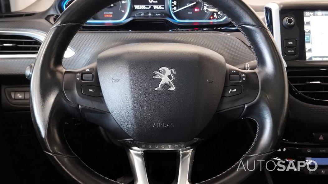 Peugeot 2008 1.2 PureTech Allure de 2015