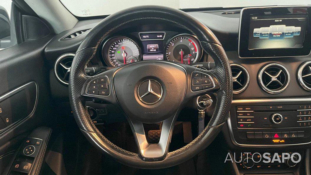 Mercedes-Benz Classe CLA 180d Shooting Brake Urban de 2015