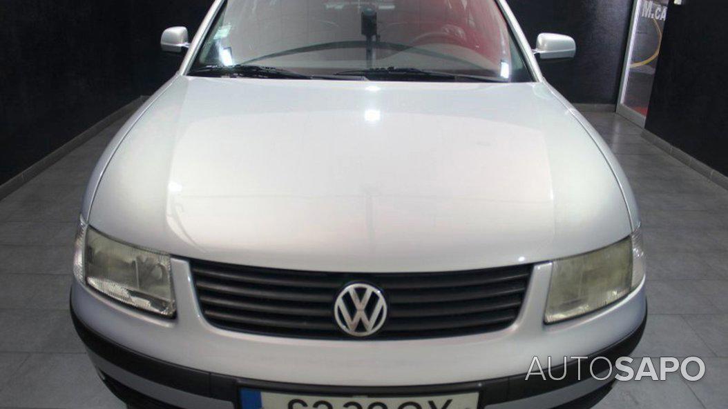 Volkswagen Passat 1.9 TDi Confortline de 2000