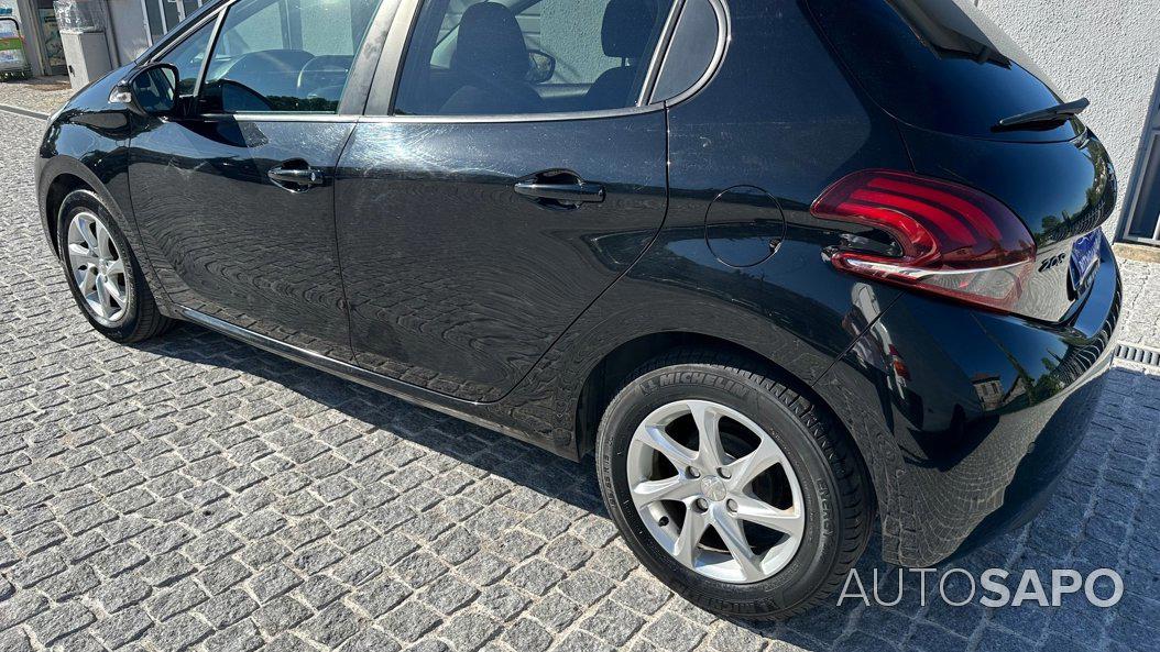 Peugeot 208 1.2 PureTech Active de 2015