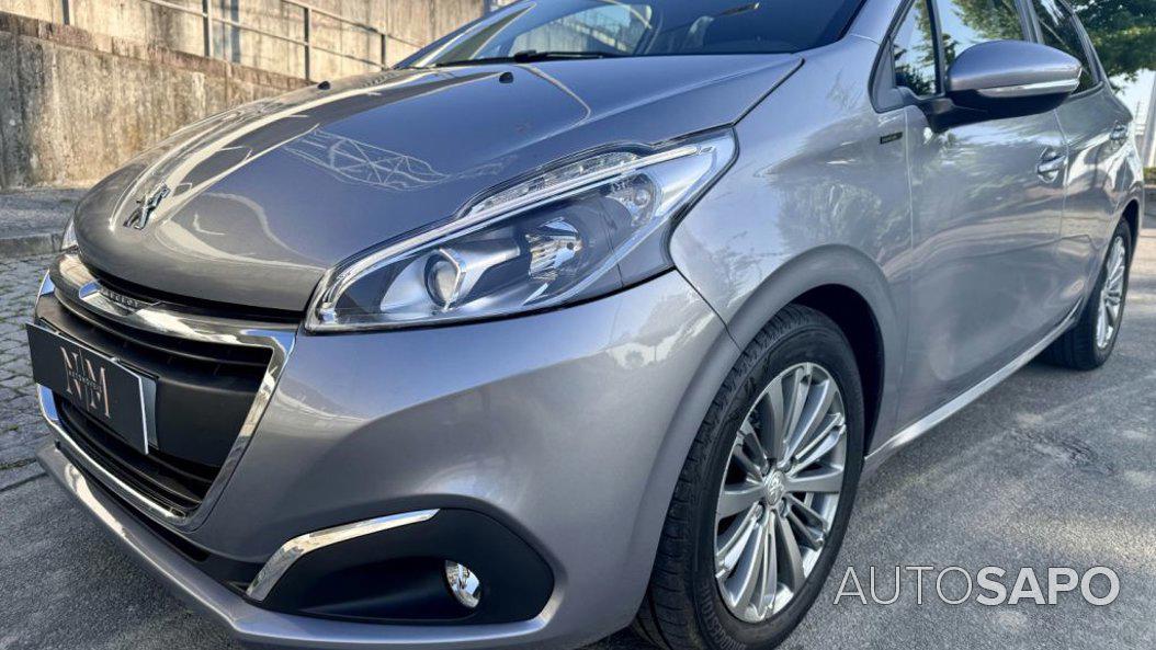 Peugeot 208 1.2 PureTech Life Signature de 2019