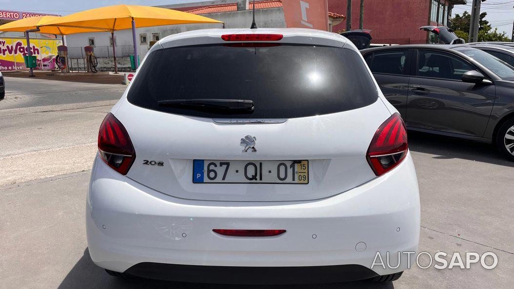 Peugeot 208 de 2015