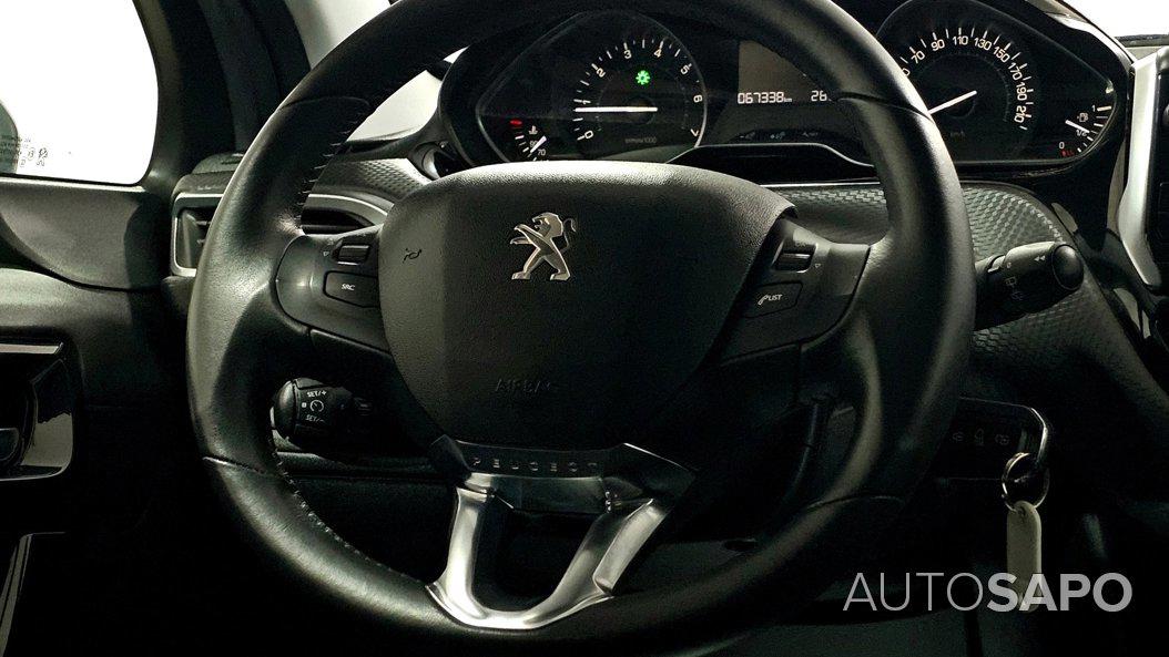 Peugeot 2008 1.2 PureTech Signature de 2019