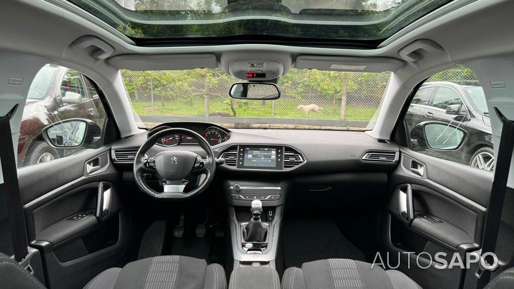 Peugeot 308 1.2 PureTech Allure de 2017