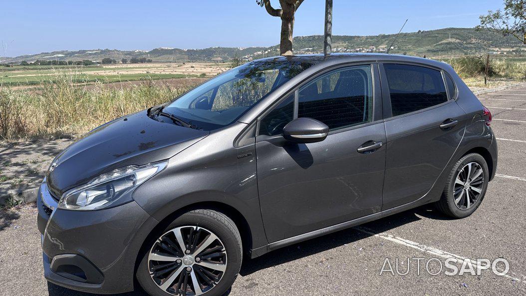 Peugeot 208 1.2 PureTech Life Signature de 2018