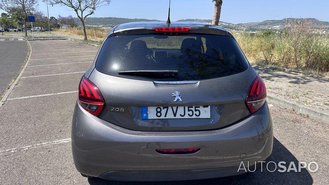 Peugeot 208 1.2 PureTech Life Signature de 2018