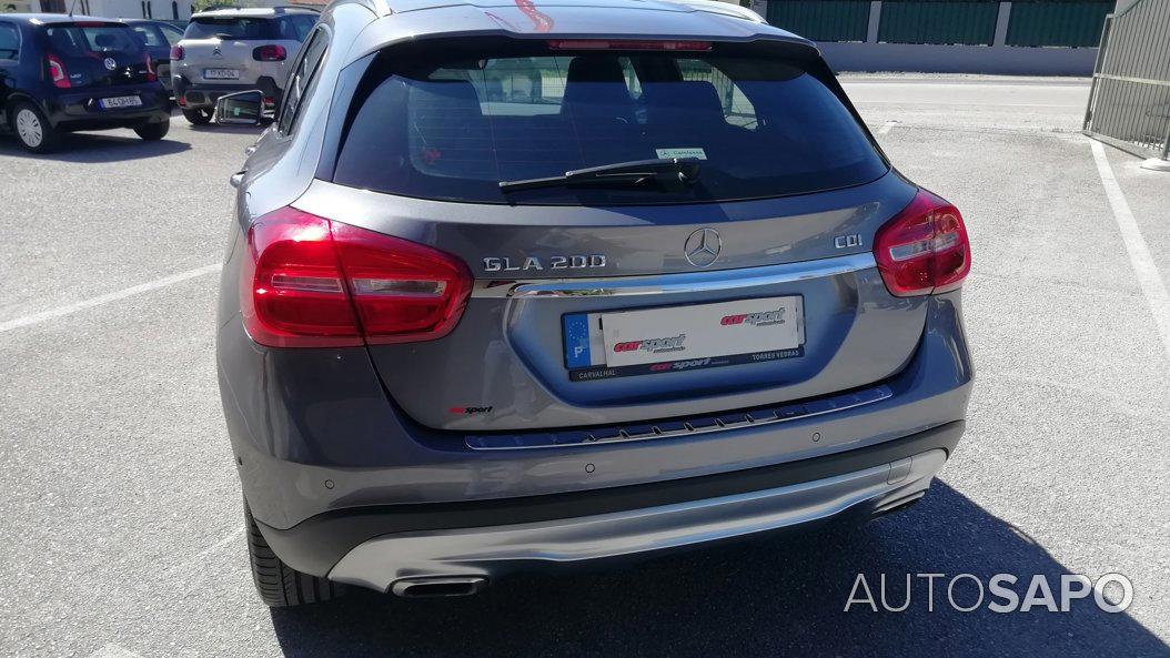 Mercedes-Benz Classe GLA 200 CDi Urban de 2014