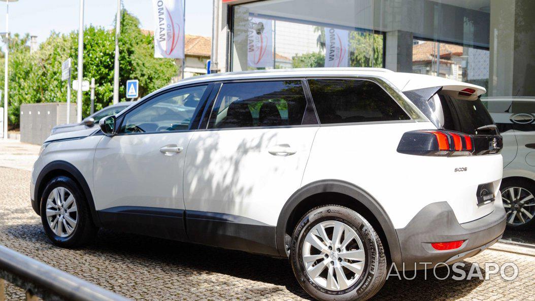 Peugeot 5008 1.2 PureTech Active de 2019