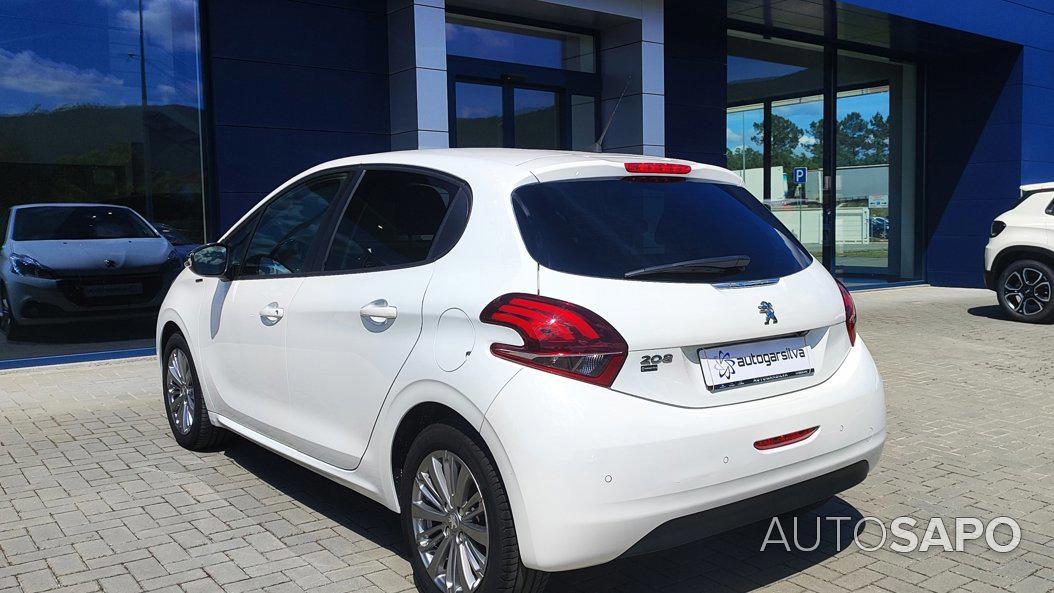 Peugeot 208 1.2 PureTech Life Signature de 2019