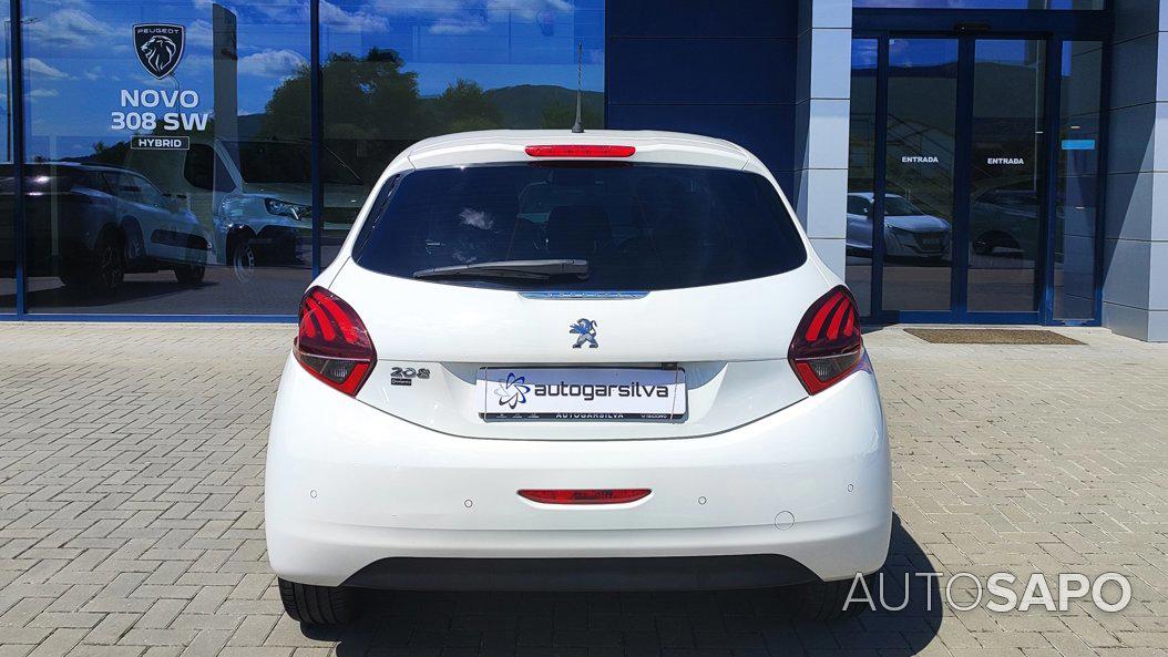 Peugeot 208 1.2 PureTech Life Signature de 2019