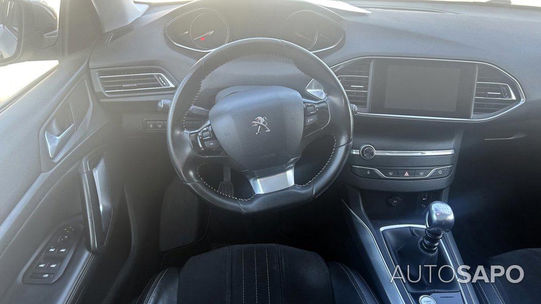 Peugeot 308 1.2 PureTech Allure de 2015