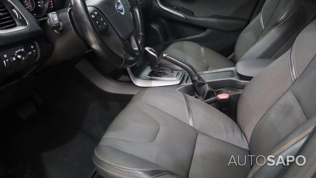 Volvo V40 Cross Country 1.6 D2 Momentum Powershift de 2014