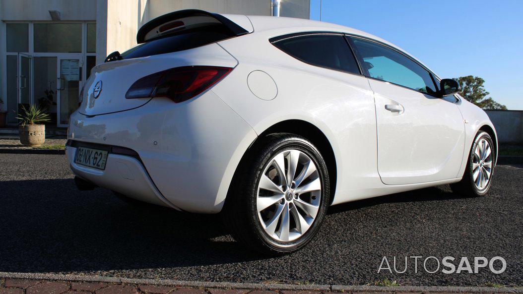 Opel Astra GTC 1.7 CDTi de 2013